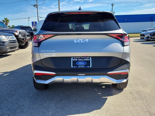Used 2024 Kia Sportage EX image 5