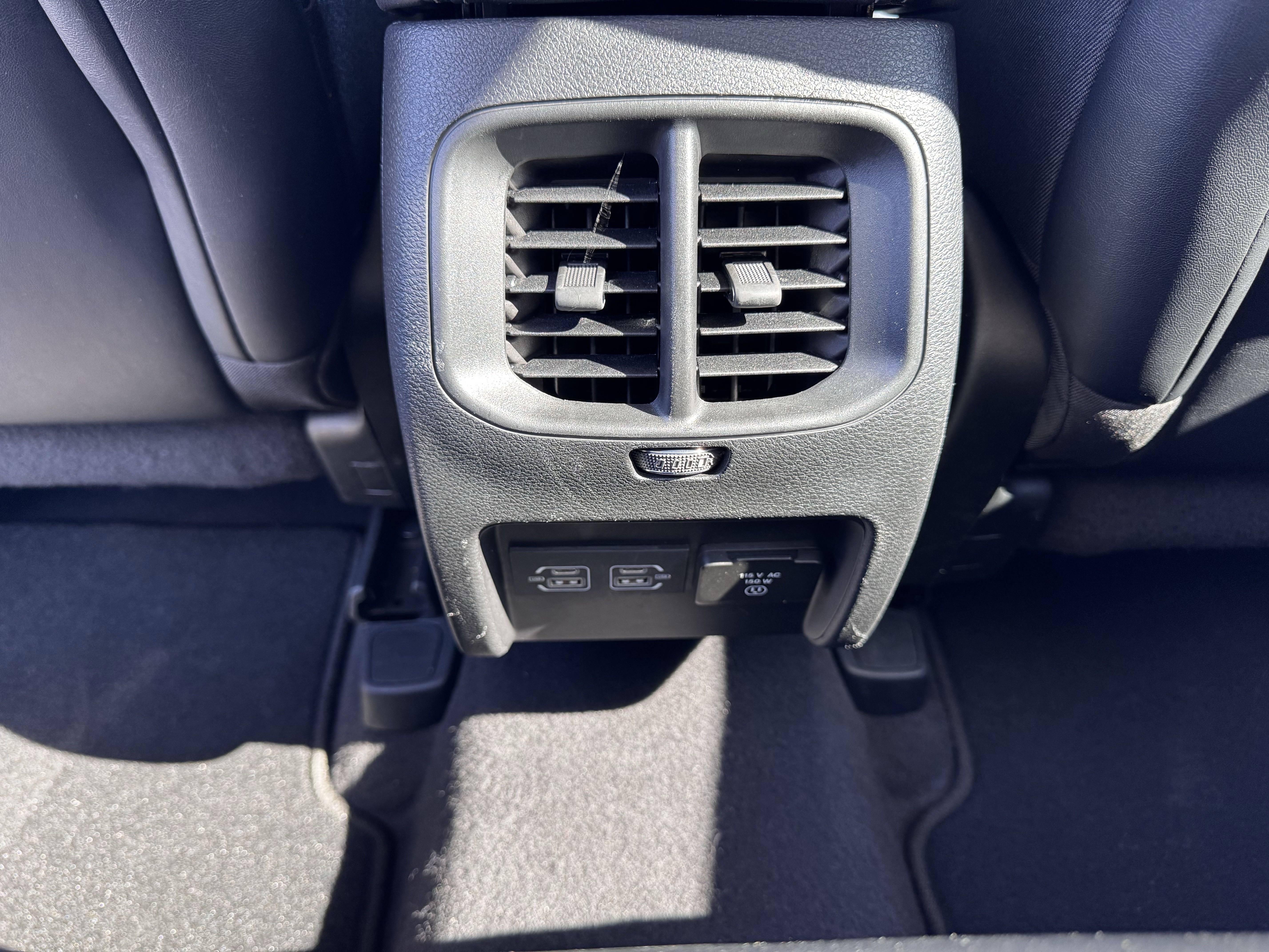 Used 2023 Jeep Cherokee Altitude Lux image 38