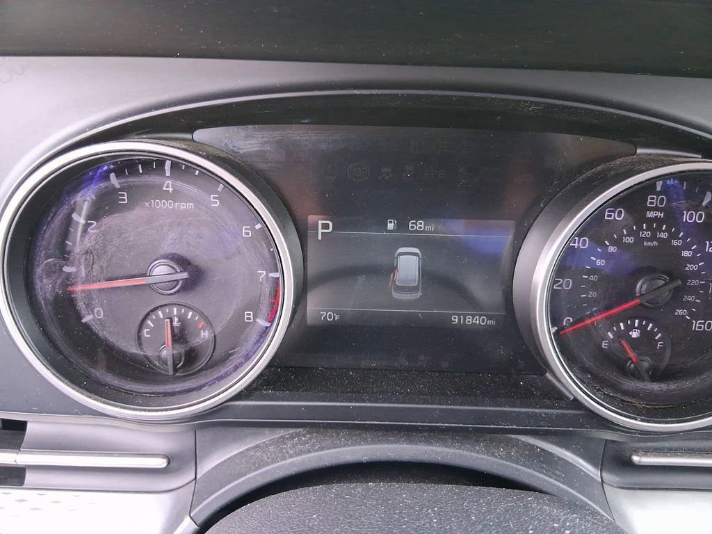 Used 2023 Kia Carnival LX image 27