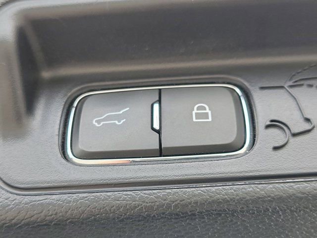 Certified 2021 Ford Explorer Platinum w/ Equipment Group 601A image 14