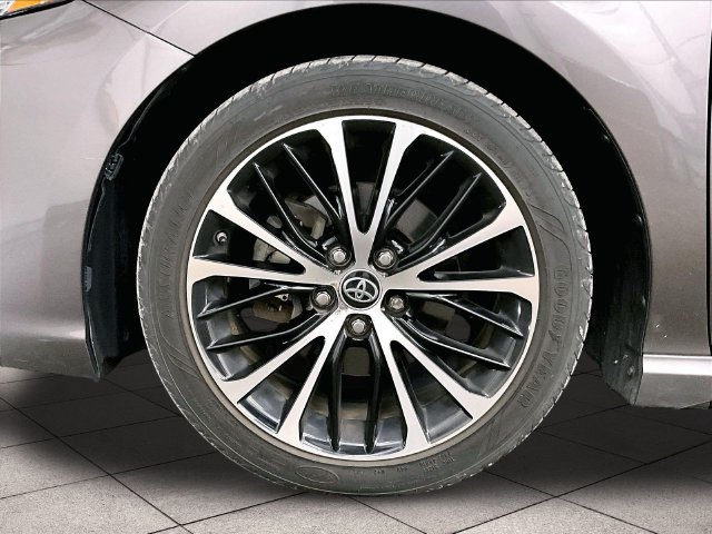 Used 2019 Toyota Camry SE FWD image 8