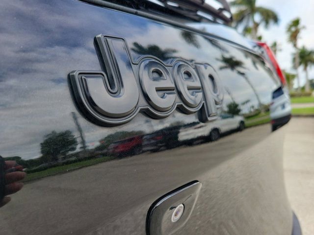 Used 2017 Jeep Cherokee High Altitude w/ Technology Group image 11