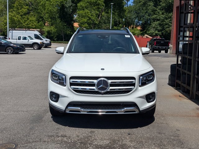 Used 2022 Mercedes-Benz GLB 250 4MATIC image 2
