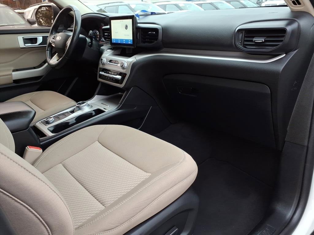 Certified 2022 Ford Explorer XLT w/ Class IV Trailer Tow Package image 9