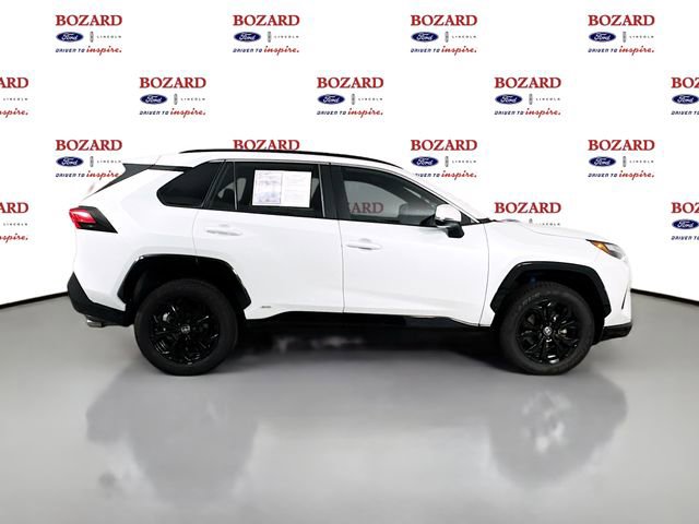 Used 2023 Toyota RAV4 SE image 9