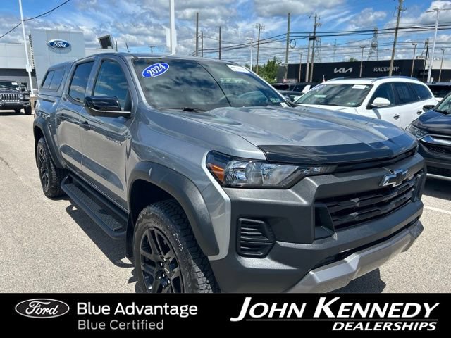 Used 2024 Chevrolet Colorado Trail Boss w/ Technology Package AWD/4WD image 4