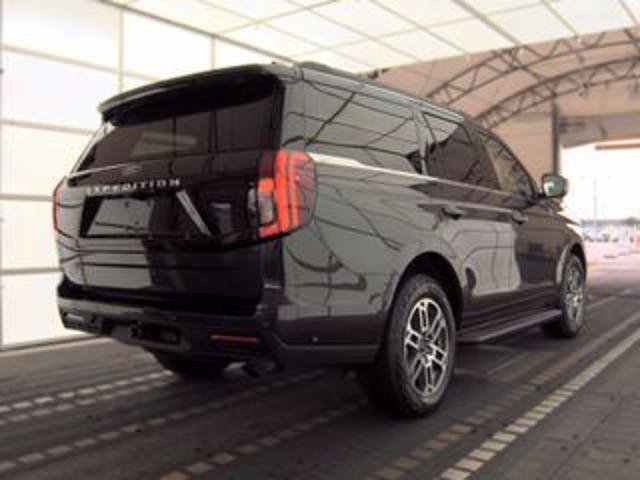 Certified 2025 Ford Expedition Active AWD/4WD image 4