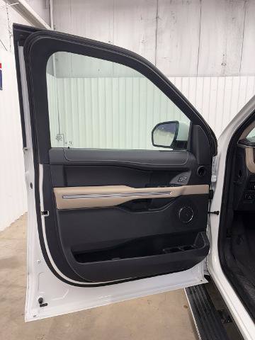 Certified 2023 Ford Expedition Limited AWD/4WD image 8