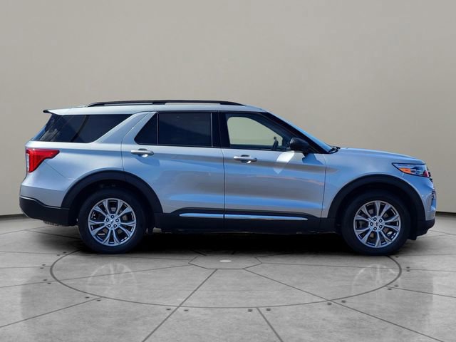 Certified 2023 Ford Explorer XLT w/ Equipment Group 202A AWD/4WD image 2