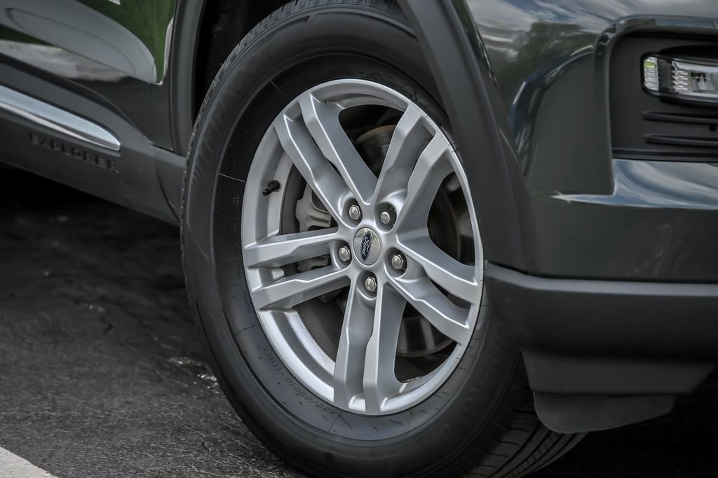 Certified 2023 Ford Explorer XLT w/ Equipment Group 202A AWD/4WD image 13