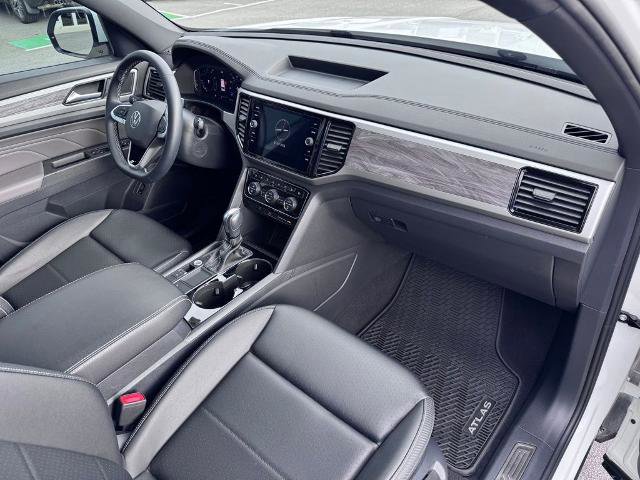 Used 2023 Volkswagen Atlas Cross Sport SE w/ Panoramic Sunroof Package image 22
