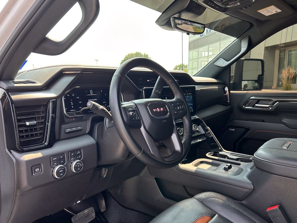 Used 2025 GMC Sierra 2500 AT4 w/ AT4 Premium Plus Package AWD/4WD image 10