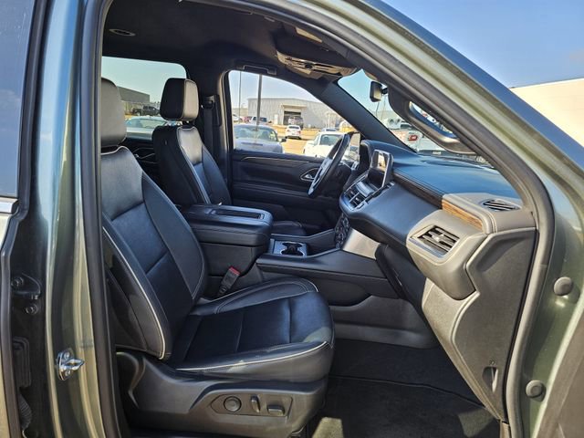 Used 2023 Chevrolet Suburban Premier image 27