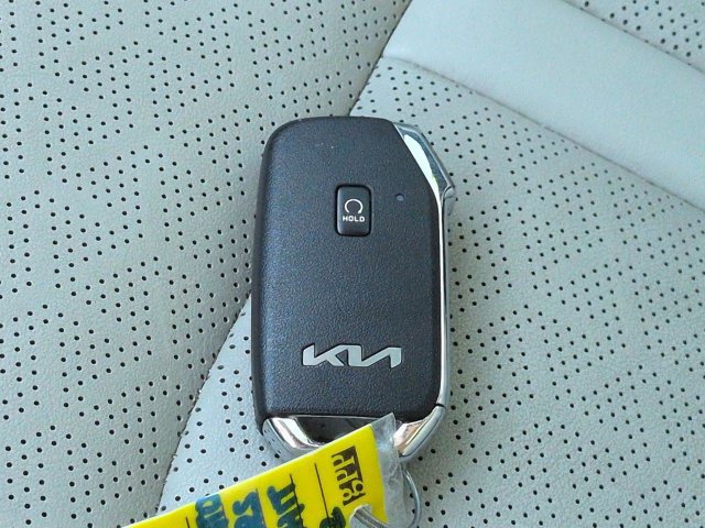 Used 2023 Kia Sorento S w/ Panoramic Sunroof Package FWD image 30