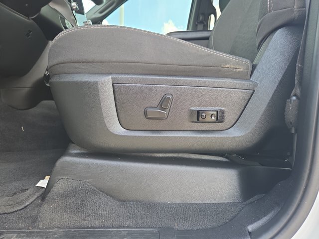 Used 2025 RAM 2500 Big Horn AWD/4WD image 11