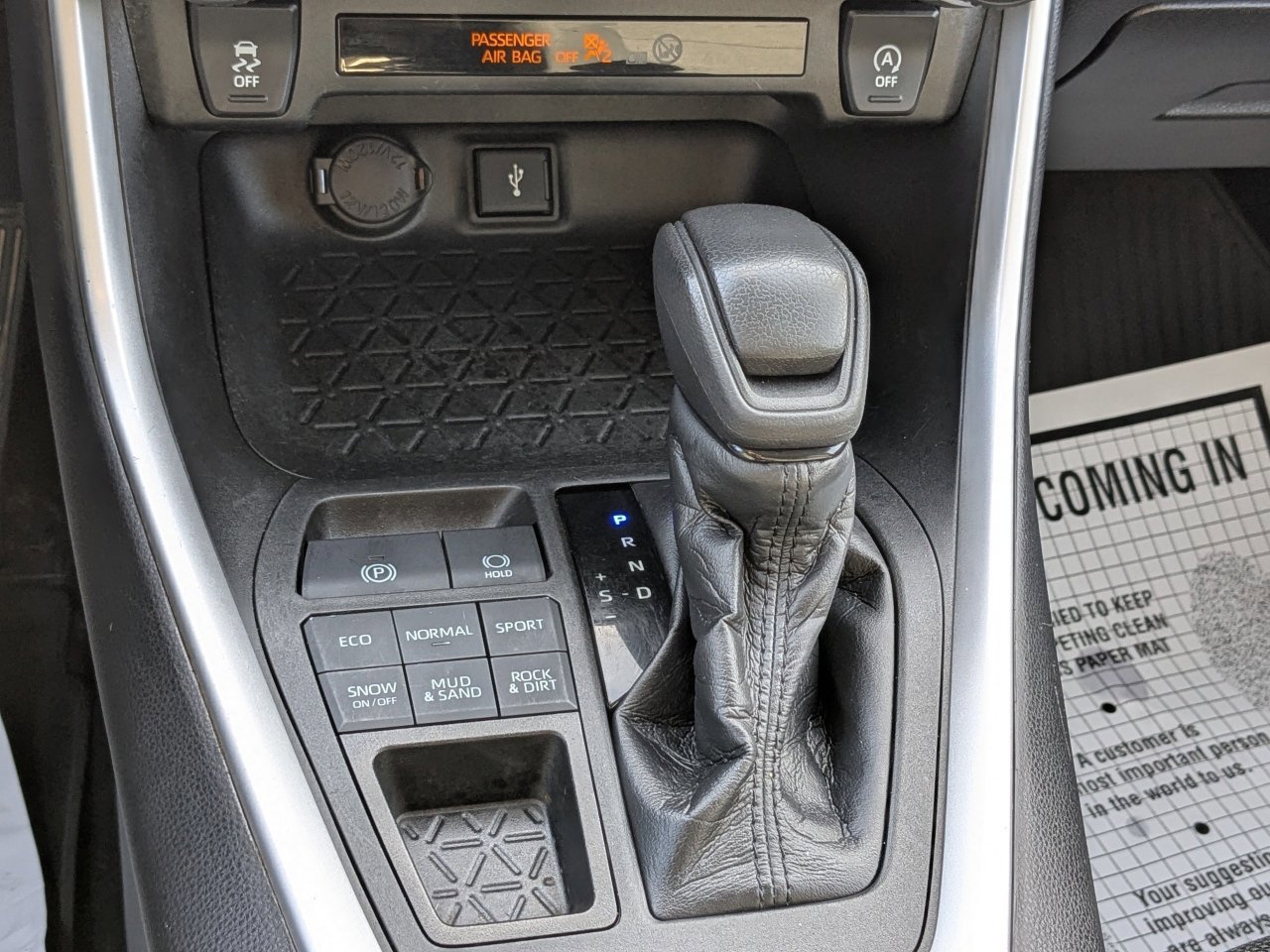 Used 2021 Toyota RAV4 LE image 19