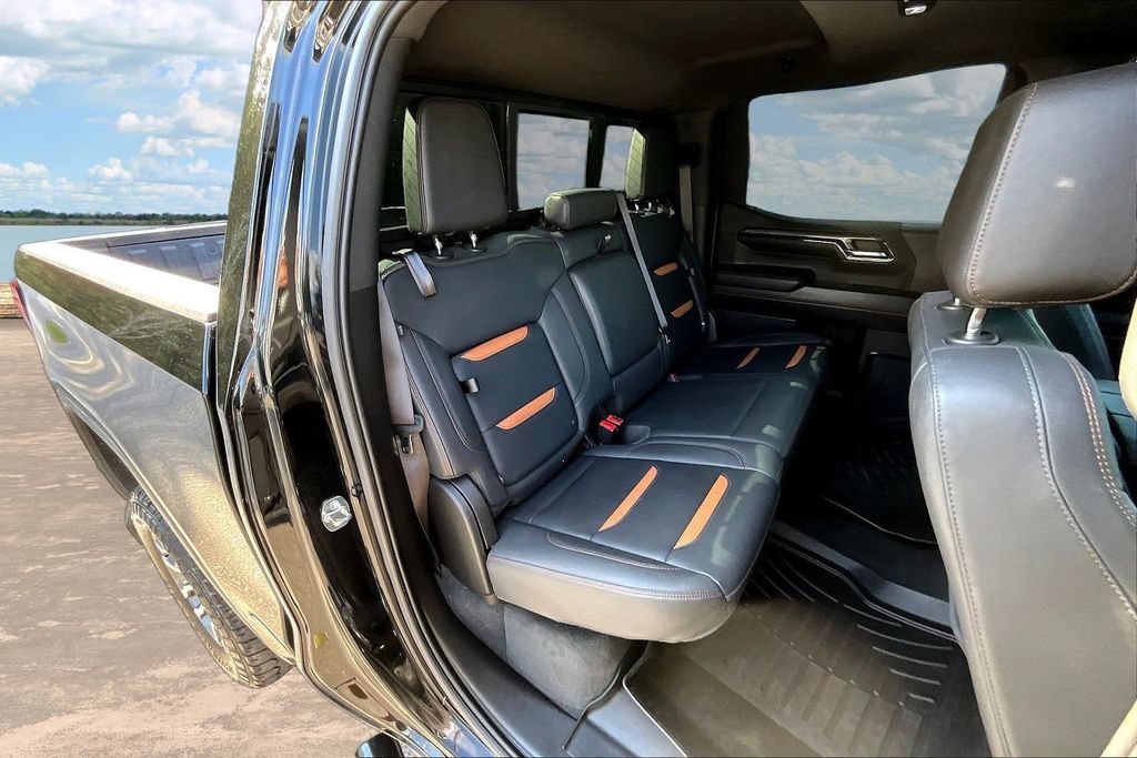 Used 2023 GMC Sierra 1500 AT4 w/ Technology Package AWD/4WD image 28