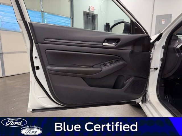 Used 2025 Nissan Altima 2.5 SV FWD image 21