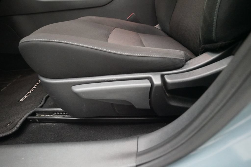 Used 2025 Nissan Sentra SV FWD image 27