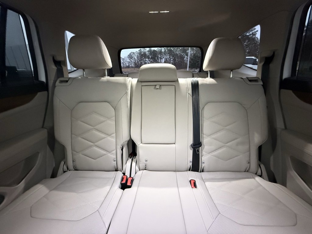 Used 2024 Volkswagen Atlas SE image 29