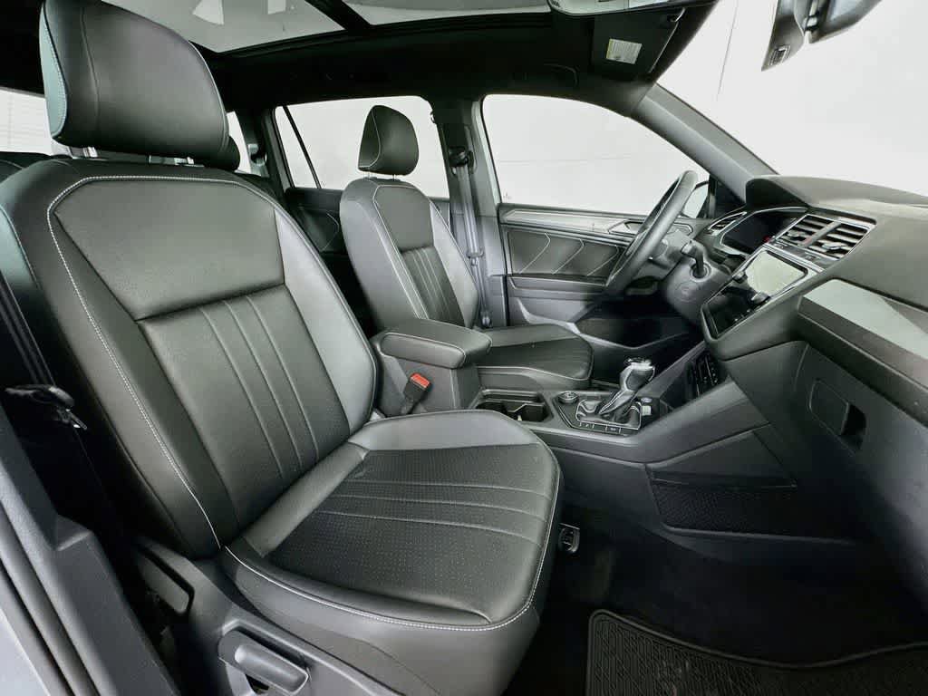 Used 2023 Volkswagen Tiguan SE R-Line AWD/4WD image 14