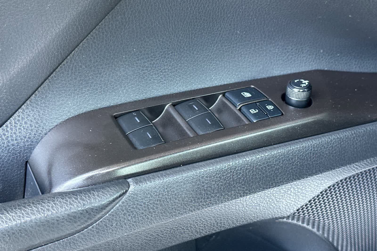 Used 2021 Toyota Camry LE FWD image 13
