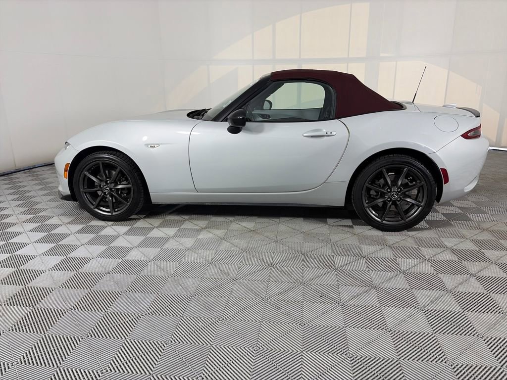 Used 2018 MAZDA MX-5 Miata Club image 3