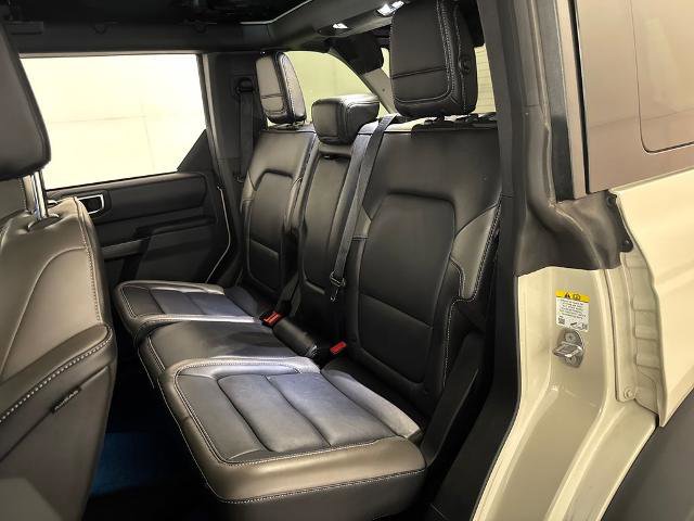 Certified 2025 Ford Bronco Outer Banks w/ Black Appearance Package AWD/4WD image 32