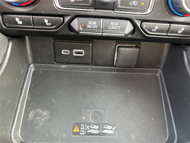 Used 2023 Chevrolet Suburban RST w/ Sport Performance Package image 26