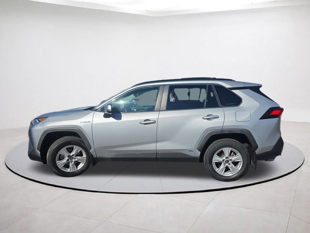 Used 2021 Toyota RAV4 XLE w/ Convenience Package image 4