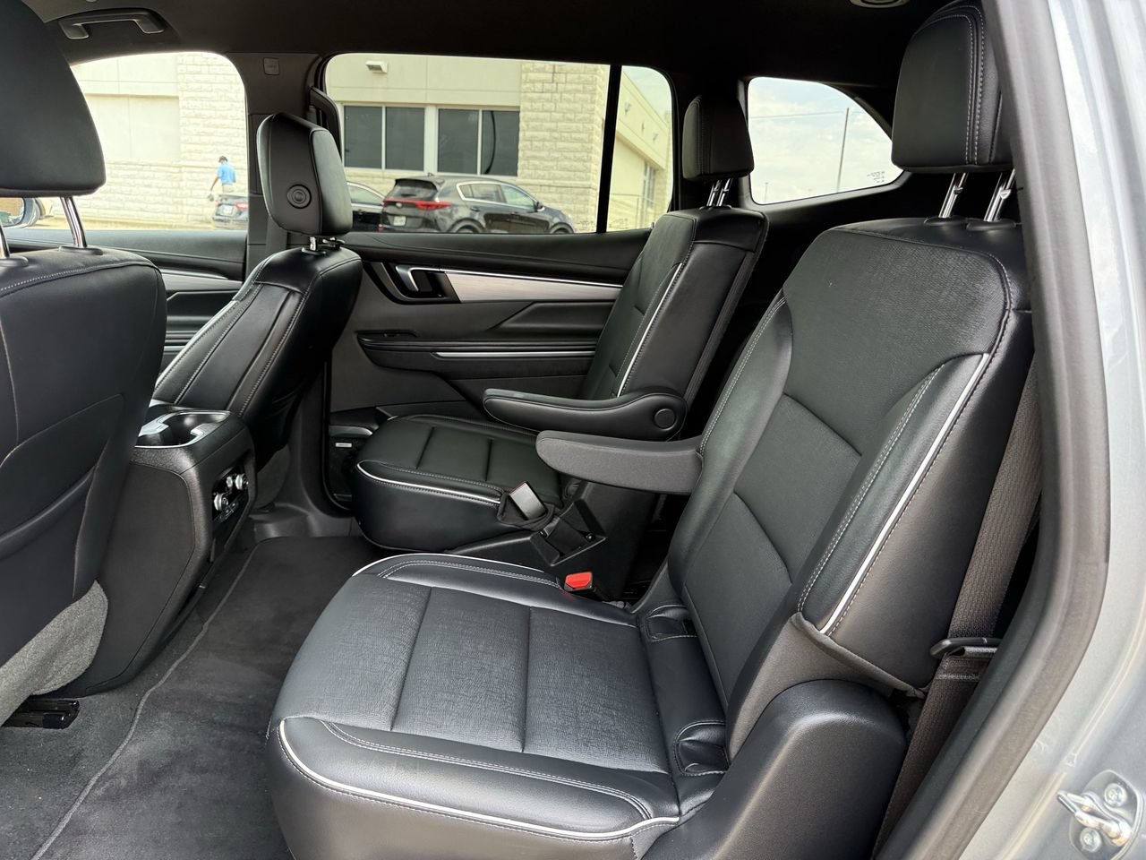 Used 2025 Buick Enclave Preferred w/ Power Package FWD image 24