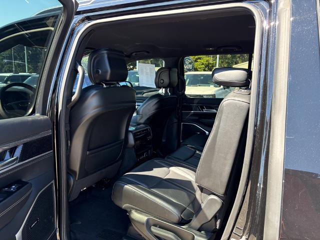 Used 2022 Jeep Wagoneer Series II AWD/4WD image 11