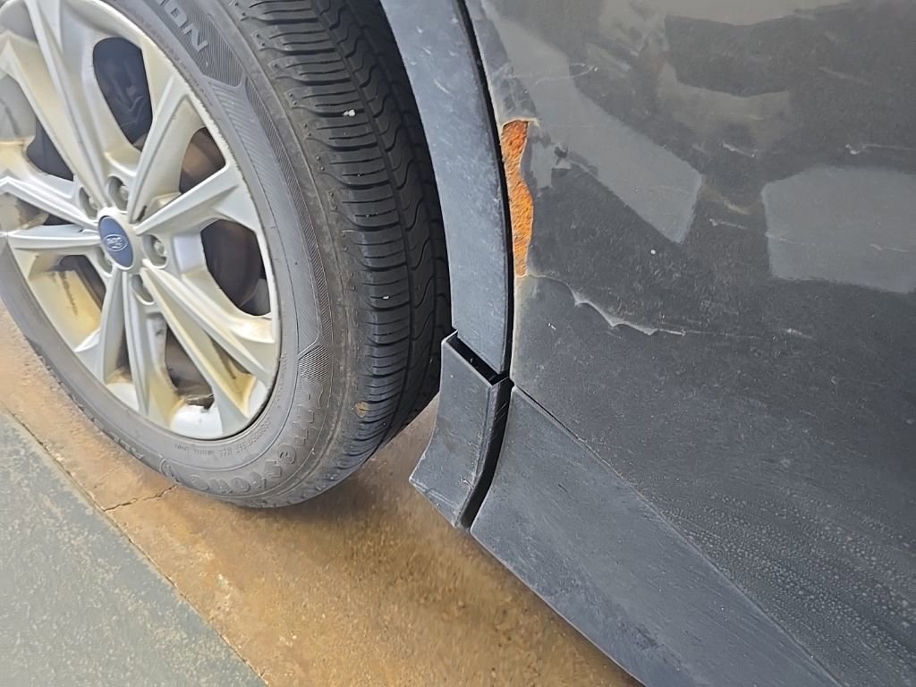 Certified 2017 Ford Escape SE w/ Equipment Group 201A image 7