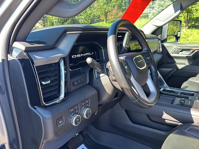 Used 2025 GMC Sierra 2500 Denali w/ Denali Reserve Package AWD/4WD image 13