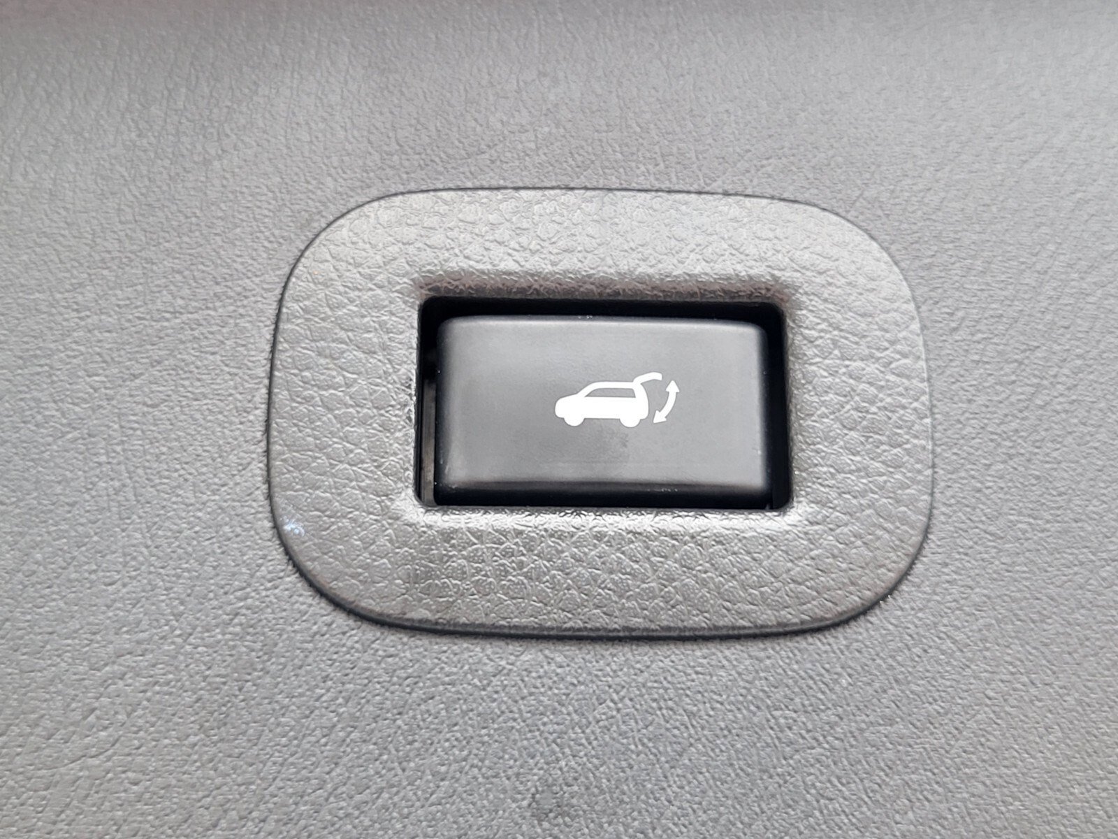 Used 2021 INFINITI QX80 Sensory w/ Cargo Package image 32