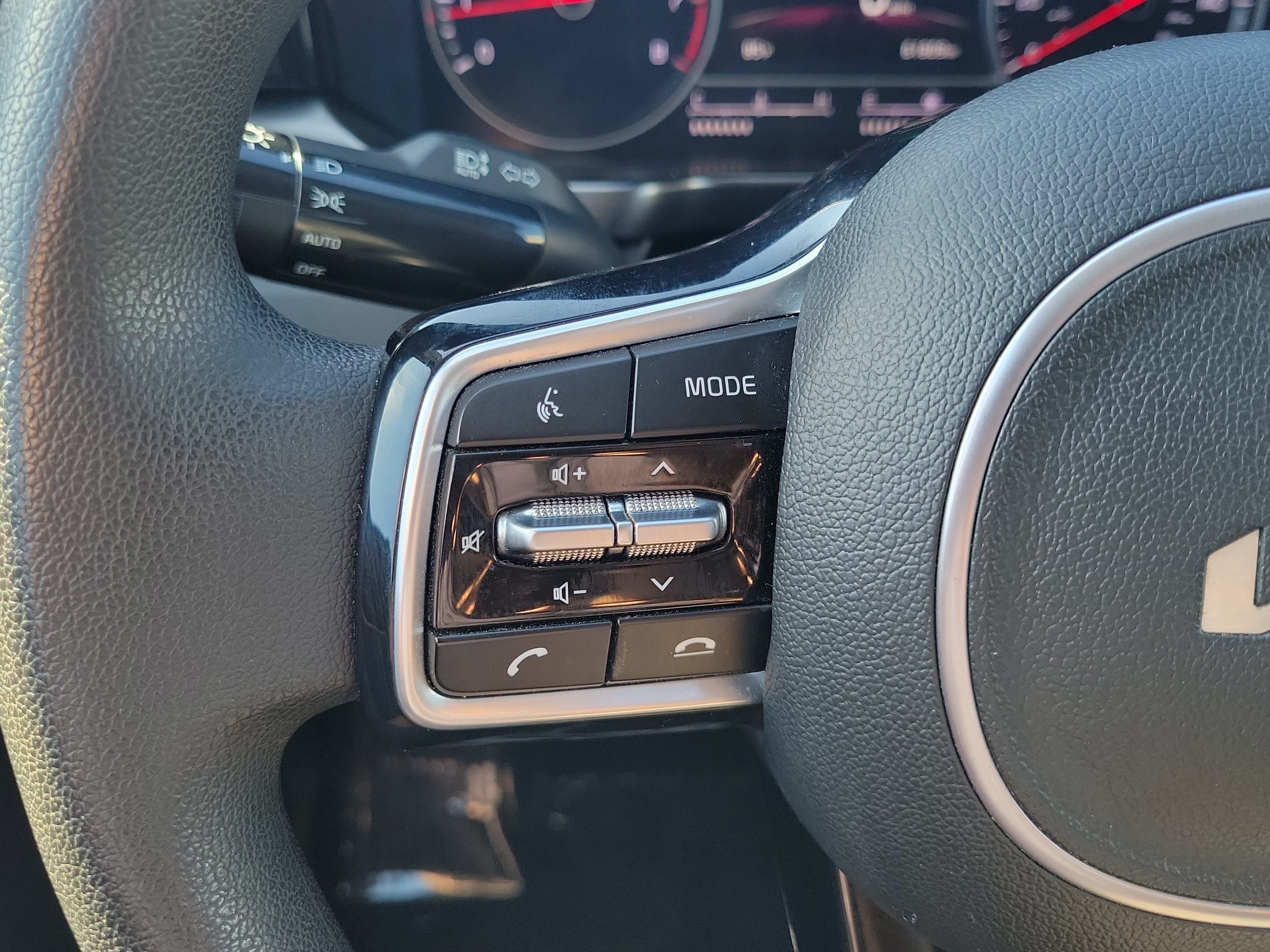 Used 2023 Kia Sorento LX AWD/4WD image 26