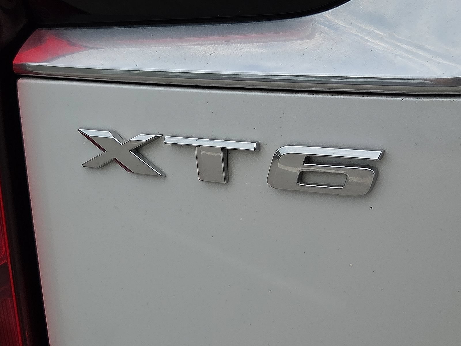Used 2023 Cadillac XT6 Premium Luxury w/ Technology Package FWD image 9
