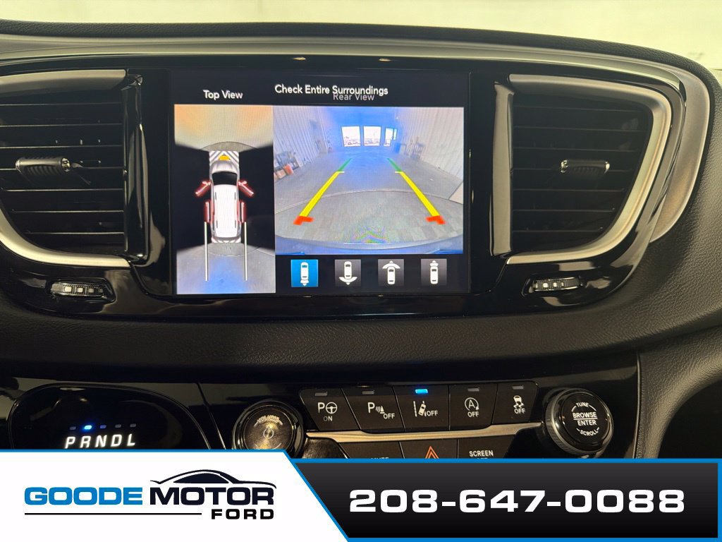 Used 2020 Chrysler Pacifica Touring-L Plus FWD image 17
