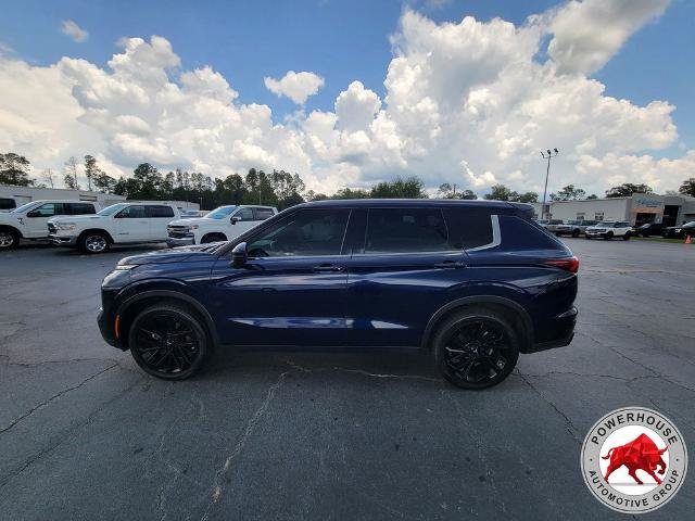 Used 2022 Mitsubishi Outlander SEL Black Edition FWD image 2