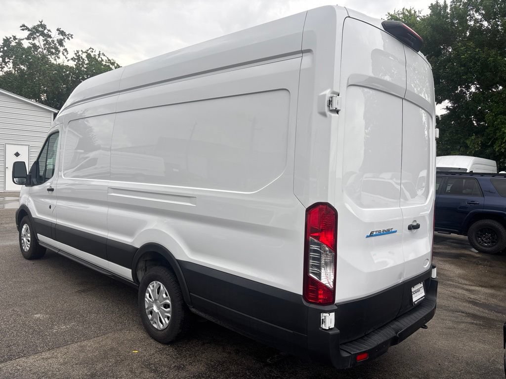 Certified 2023 Ford E-Transit 148 High Roof Extended RWD image 7
