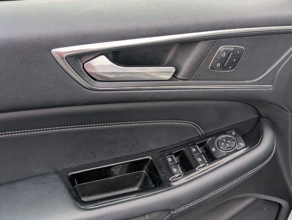 Certified 2017 Ford Edge Titanium w/ Equipment Group 301A image 25