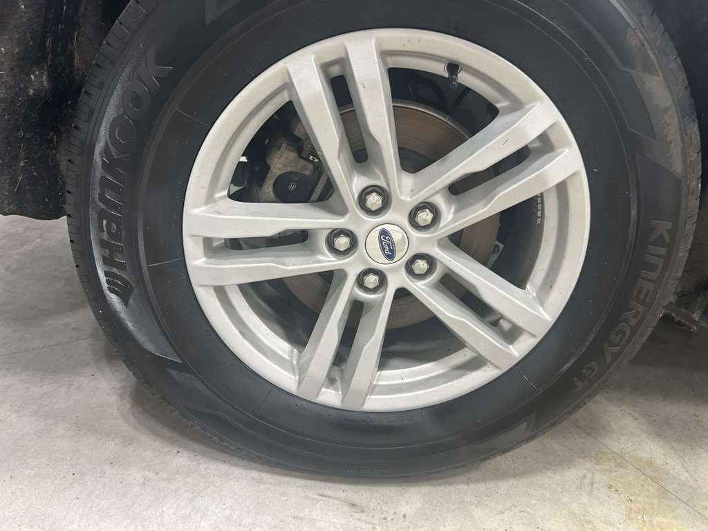 Certified 2024 Ford Explorer XLT RWD image 26