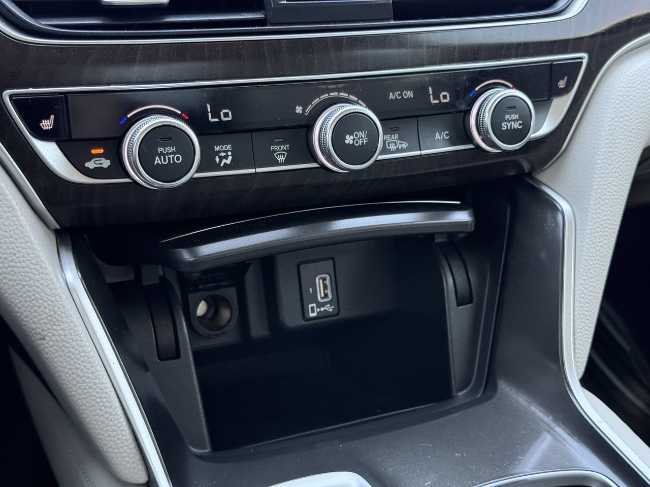 Used 2018 Honda Accord EX-L image 19