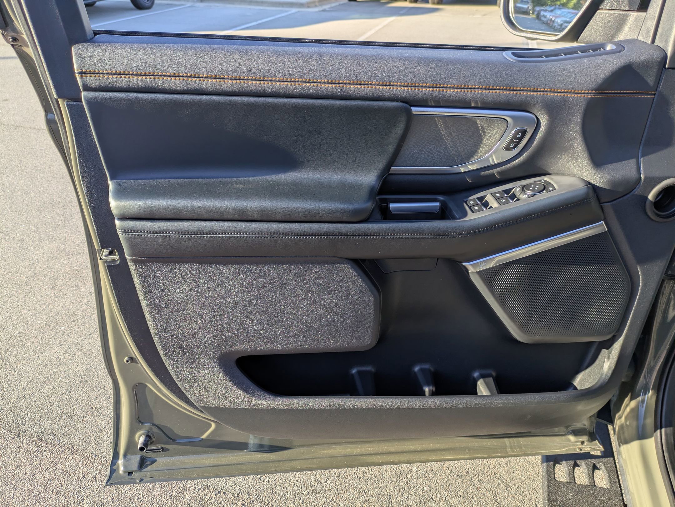 Certified 2025 Ford Expedition Tremor AWD/4WD image 15