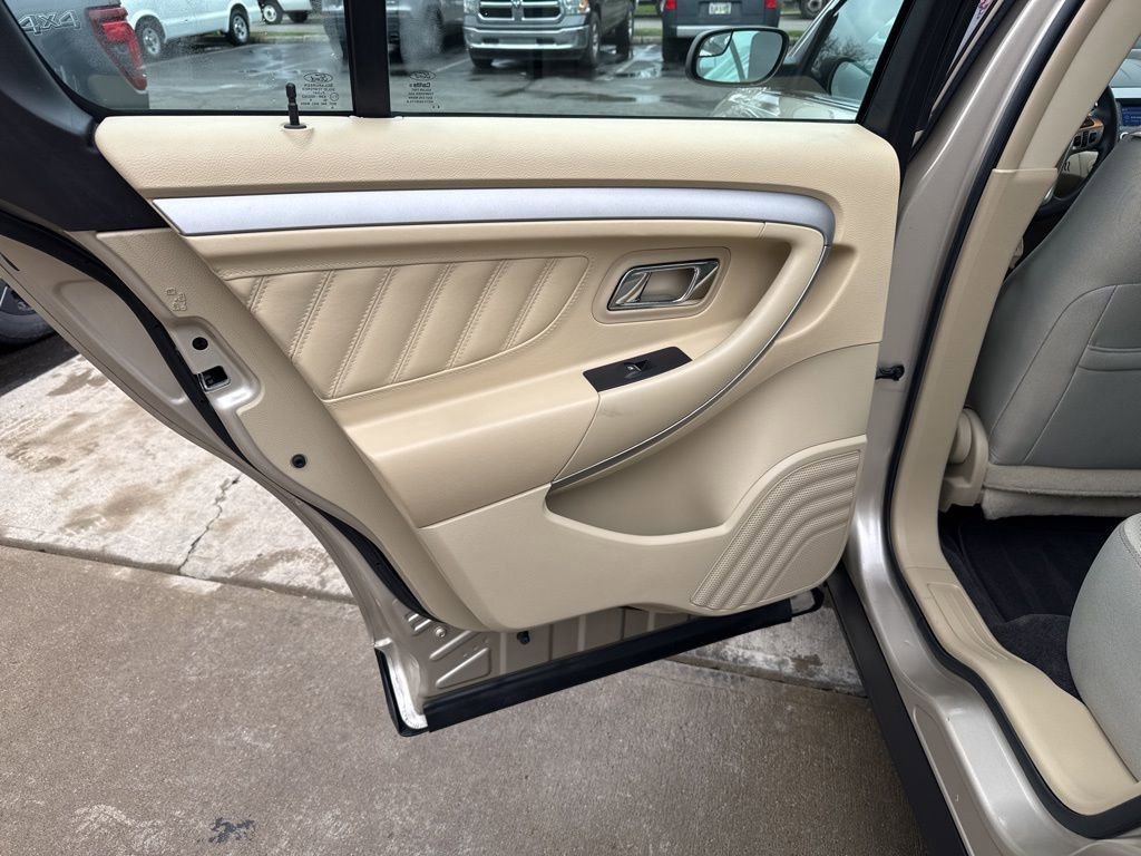 Certified 2018 Ford Taurus SE image 32