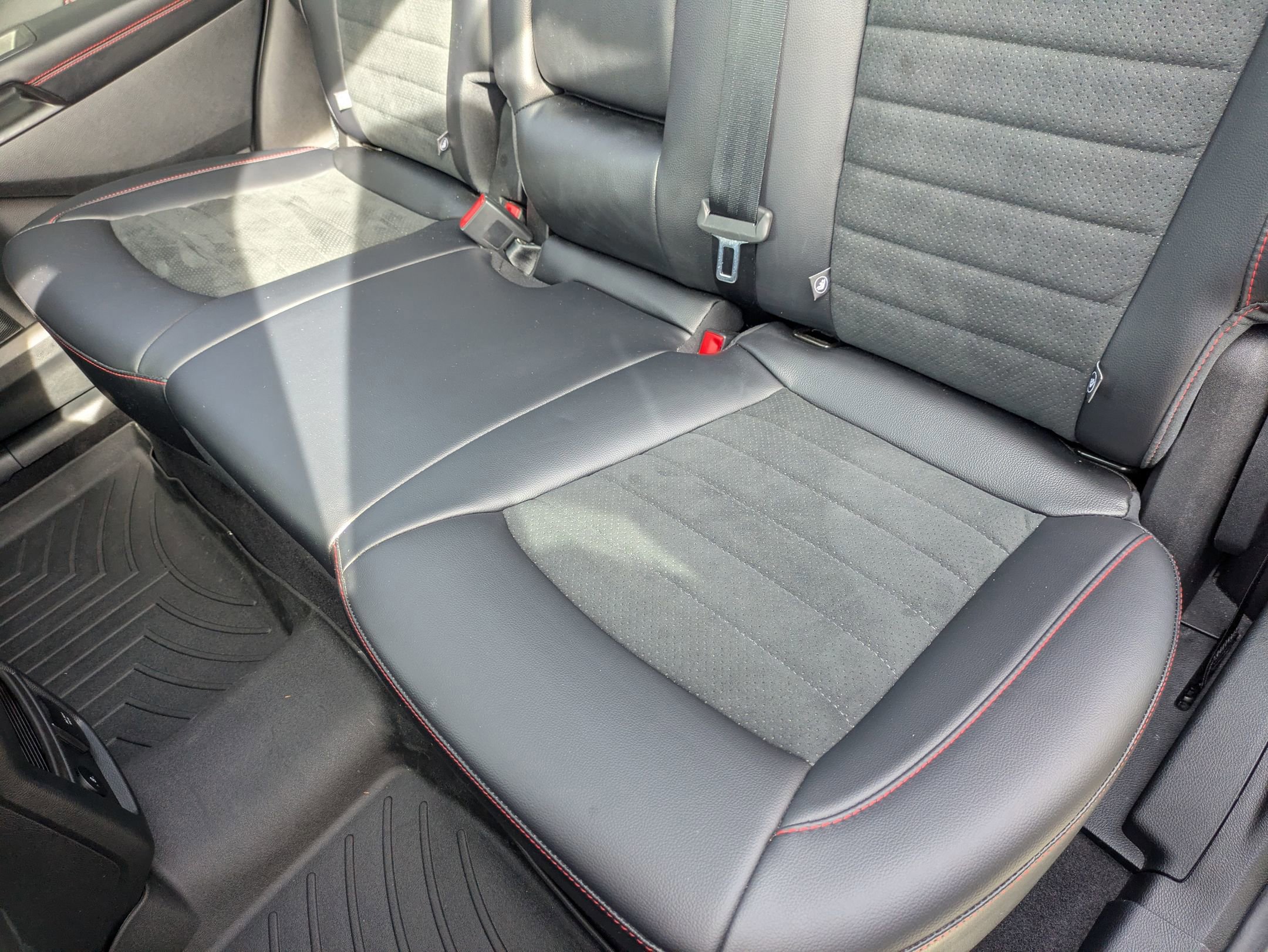 Certified 2023 Ford Edge ST-Line image 30