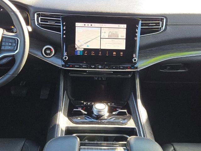 Used 2023 Jeep Wagoneer L Series III w/ Preferred Equipment Group image 24