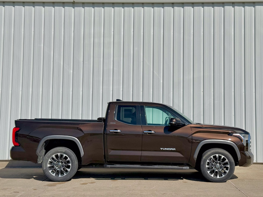 Used 2023 Toyota Tundra Limited AWD/4WD image 7
