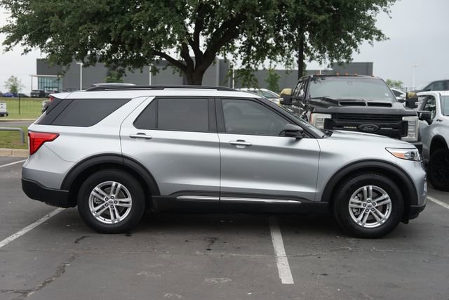 Certified 2022 Ford Explorer XLT w/ Equipment Group 202A RWD image 5