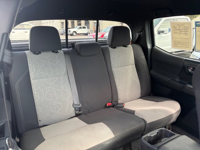 Used 2021 Toyota Tacoma TRD Sport AWD/4WD image 17